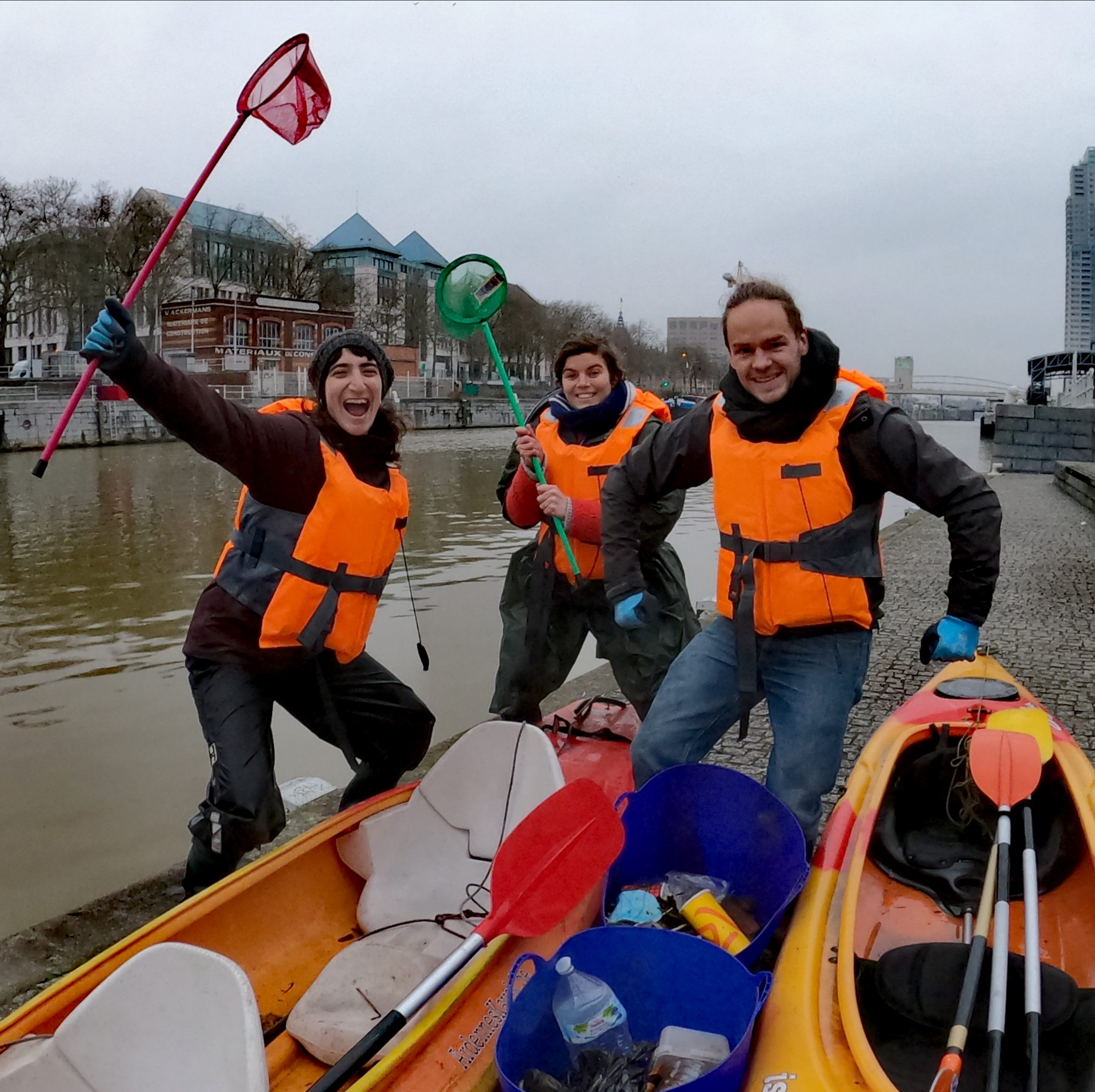 Lees meer over het artikel Pepijn Kennis en collega’s op het water